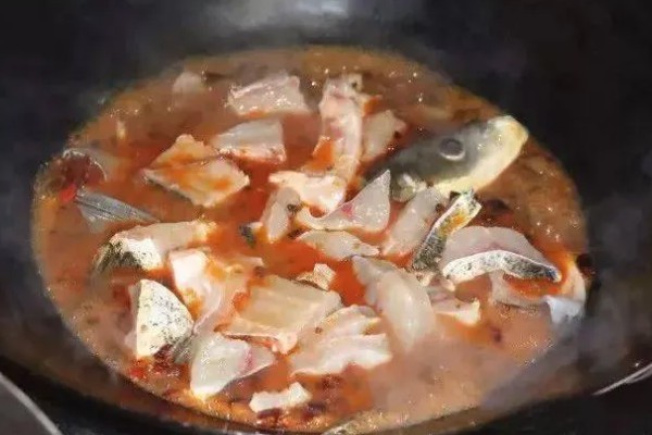 草鱼的价格，一斤需要6-15元左右