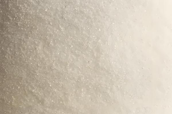 杀马蜂用哪种杀虫剂，可以选择高效氯氰菊酯、胺菊酯等