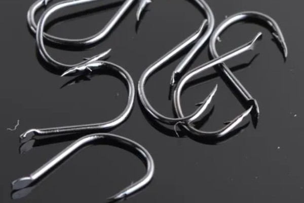 钓两斤左右的鱼用几号主线好，可以选择0.8-1.0号的主线