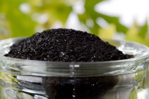 腐植酸与大肥料结合的作用，可让作物高产量