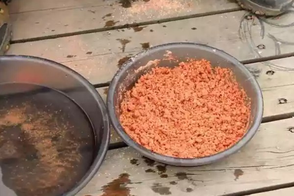 野钓用什么饵料，推荐自然饵料、商品饵料等