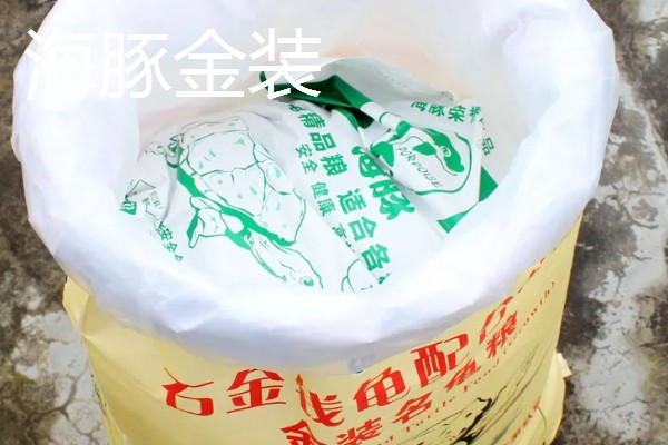 鳄龟喂什么龟粮，可以选择偏含肉类的龟粮