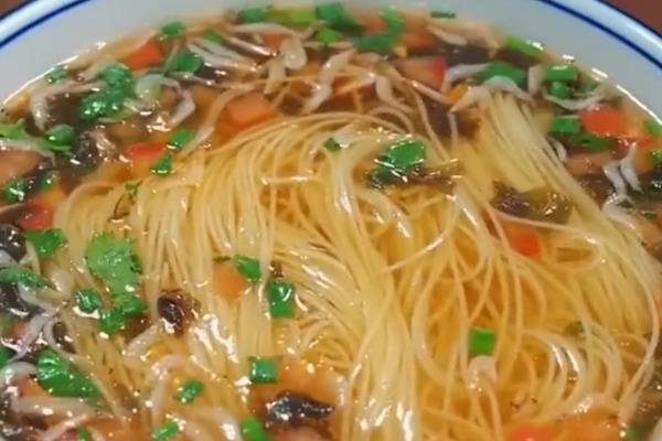 春雷响万物长描写的是哪个节气，是惊蛰节气