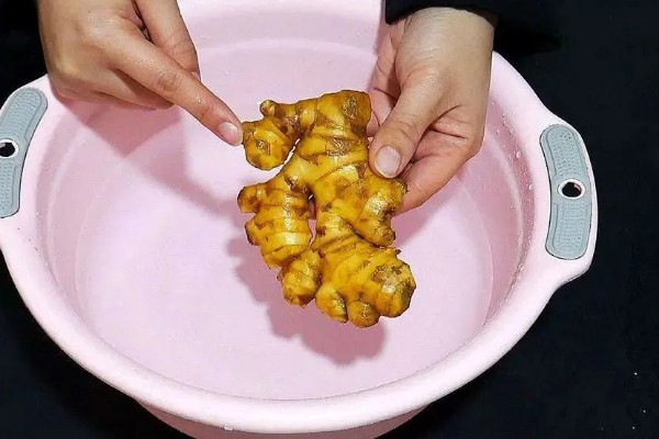 烂的生姜有毒吗,烂姜有毒