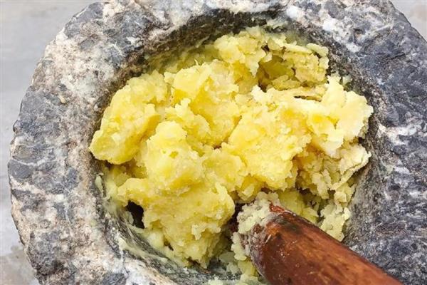 甘肃金塔县的特产，手工黑醋属于调味极品