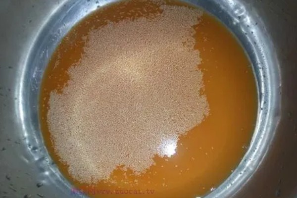 槐耳液体培养方法,温度保持在27-28℃