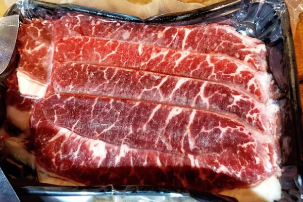 谷饲牛肉是什么，是指由谷饲牛所生产提供的牛肉