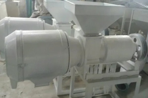 小型组合磨粉机组容易出现什么故障，常见电机故障、清理筛故障等类型