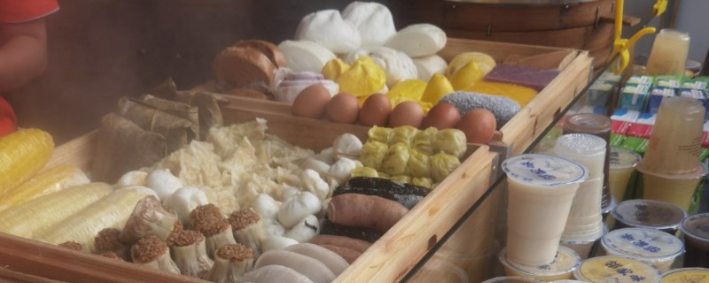 干点啥小买卖挣钱快，推荐手机贴膜、街头理发等