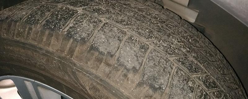 减少农机轮胎磨损的方法,在不平坦的道路上行驶要放慢速度