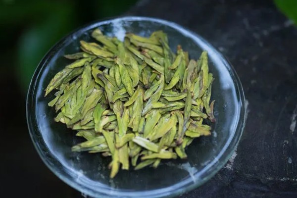 西湖龙井是什么茶，是绿茶
