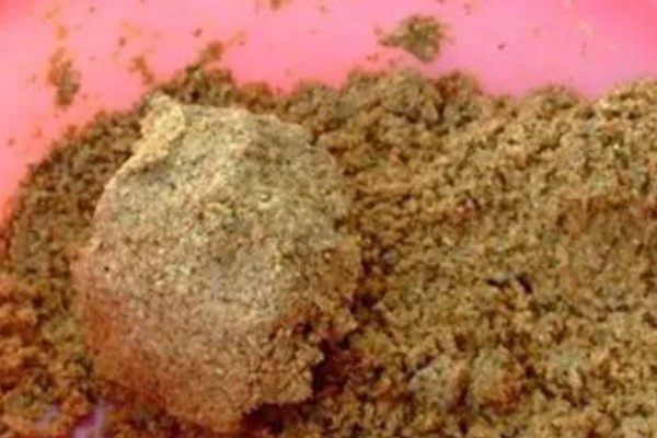 用什么打窝钓黄颡鱼,可使用比较浓腥的饵料