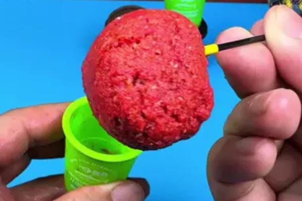如何正确开搓饵,饵水比不能过大或过