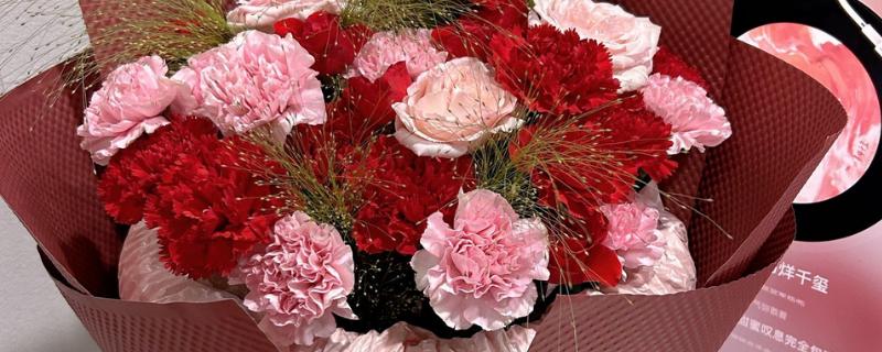 妈妈生日可以送哪些花,推荐康乃馨、百合花等