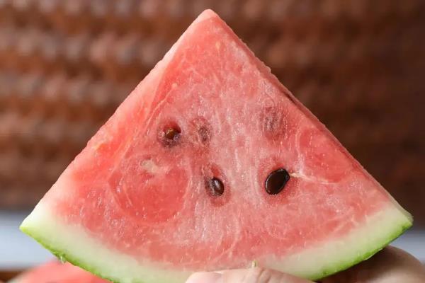 最畅销的西瓜品种，有甜王、麒麟等