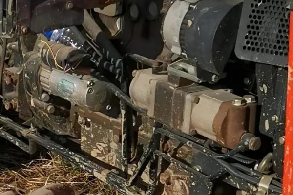 拖拉机空气滤清器如何保养,根据作业时间和条件及时清洗滤网