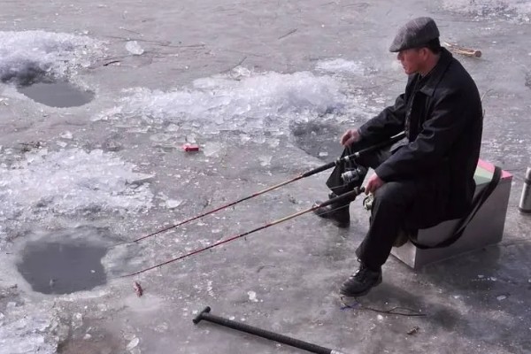 冰钓虹鳟鱼怎么钓,可用冰钓竿