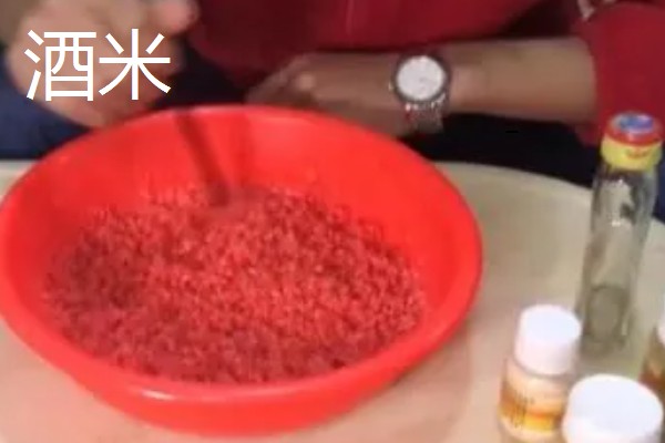 春季钓鱼技巧,根据温度特征选择合适的水层垂钓