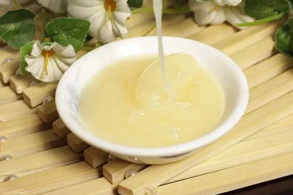 椴树蜜怎么吃，用温开水冲服