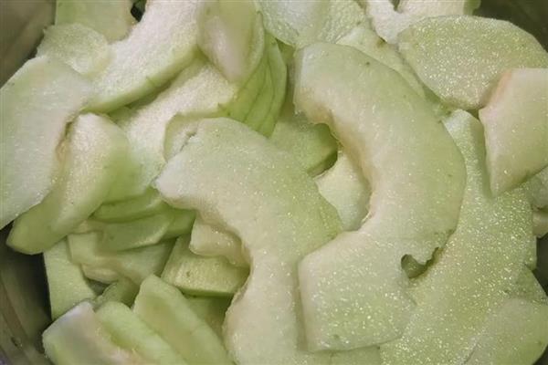 香瓜怎么加工,可以做成腌香瓜、糖醋香瓜等食品