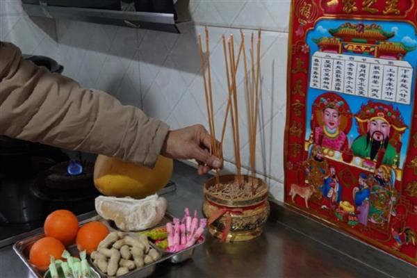 农村小年吃哪些传统食物,包含关东糖、饺子、年粽等种类