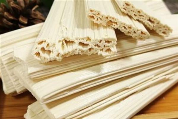 农村小年吃哪些传统食物,包含关东糖、饺子、年粽等种类