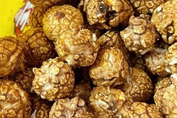 农村小年吃哪些传统食物,包含关东糖、饺子、年粽等种类